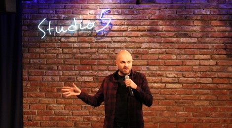 Stand up comedy програма за месец Април и Май